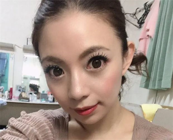织田真子是谁 不一样的大姐姐哟预览图