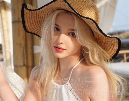 Karimova Elina是谁 Karimova Elina个人资料预览图