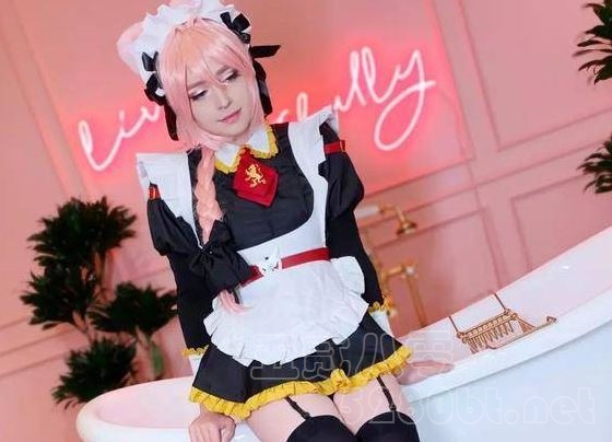 Sneaky是谁 貌似还是一位女装大佬呢预览图