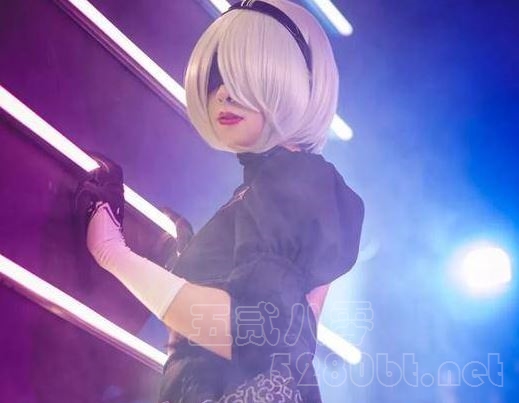 Sneaky是谁 貌似还是一位女装大佬呢预览图