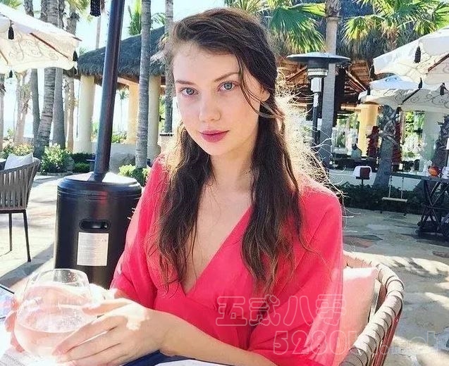 Elena Koshka是谁 Elena Koshka个人资料预览图