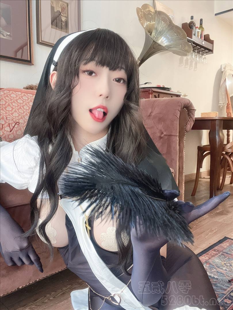 肥臀深沟@Money冷冷 透明修女 [61P2V-2.37G]推荐预览图