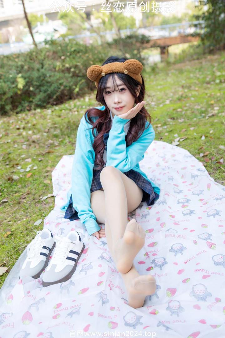 丝恋摄影 VOL.014 小梦-蓝色开衫 jk短裙 肉色丝袜 白色帆布鞋[203P+1V／3.78GB]推荐预览图