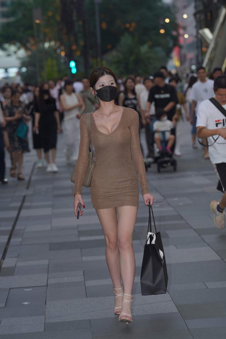 精选街拍Ⅱ作品 VOL.4995 性感包臀短裙[134P／404MB]推荐预览图